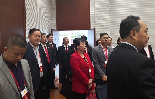 全國人大代表、方大集團董事長熊建明參加最高人民法院第一巡回法庭視察調(diào)研座談